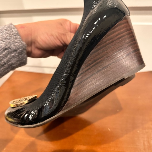 Tory Burch Wedges. Ladies 8.5 - Picture 8 of 12